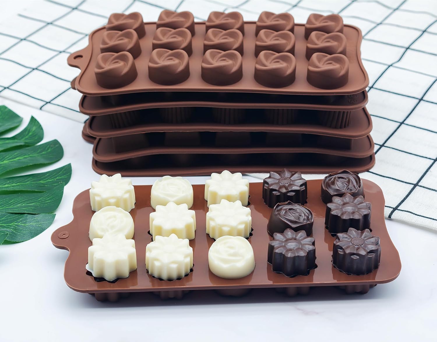 Paquete de 6 moldes de chocolate para dulces, moldes de gelatina antiadherente de grado alimenticio, molde de crayón, molde de silicona para