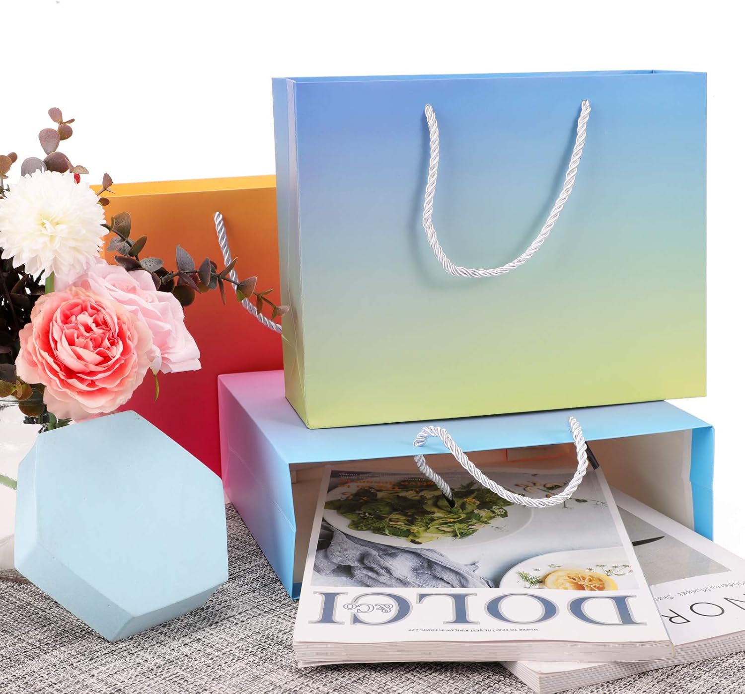 EUSOAR Bolsas de regalo de papel, 30 unidades de 3 colores mezclados de 10.6 x 3.1 x 8.3 pulgadas, bolsas de compras de papel kraft con asas, bolsas