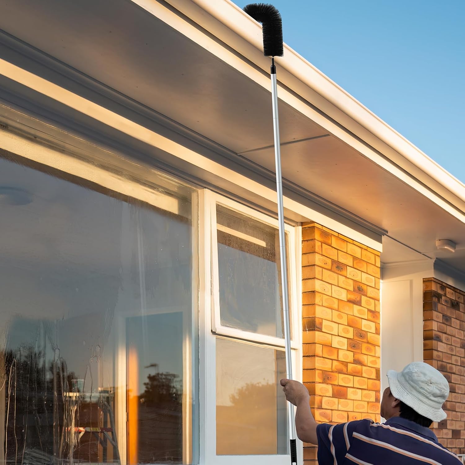 Layhit Cepillo de limpieza de canalones, herramienta de limpieza extensible con 6 piezas de barra de extensión de aluminio, herramientas de limpieza