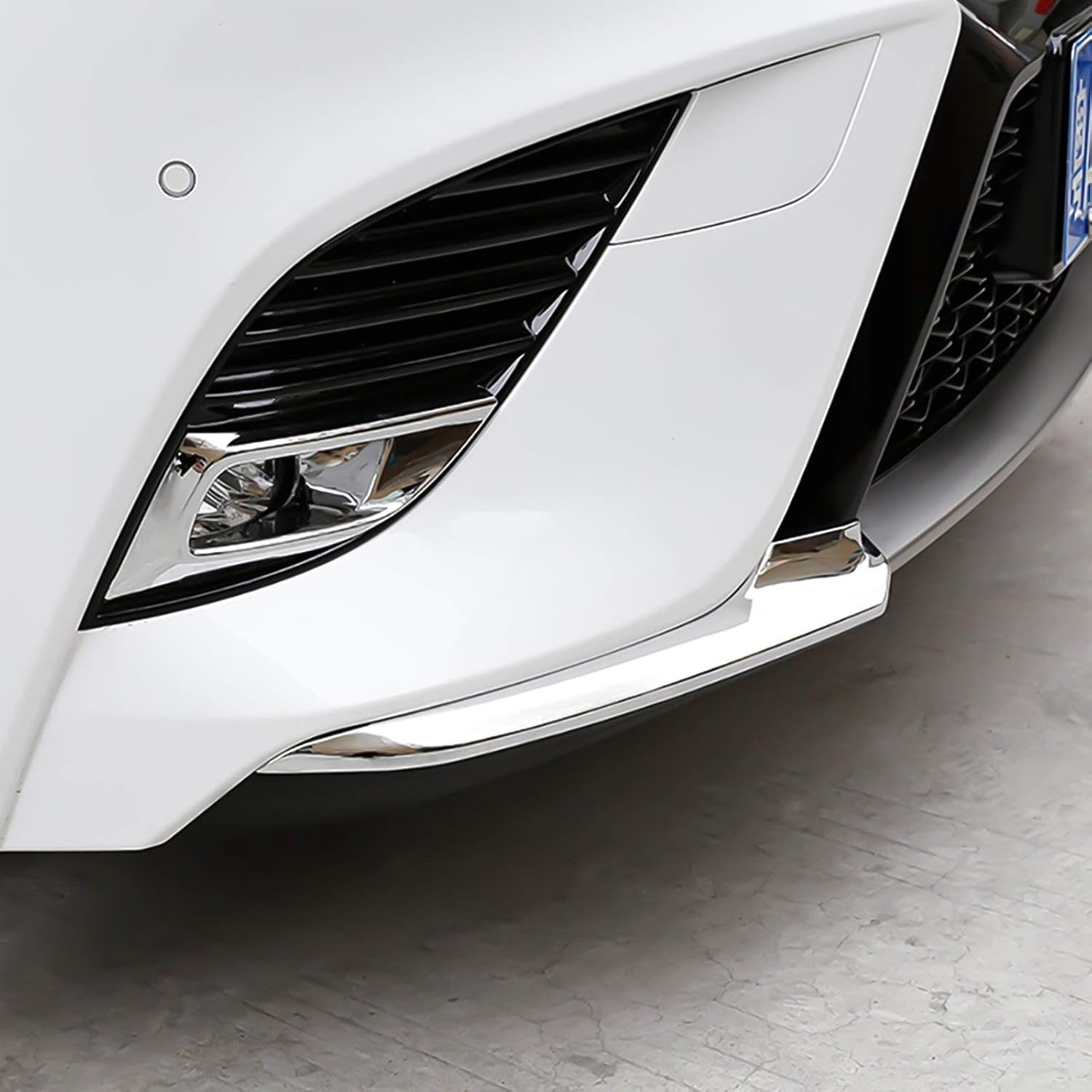 Xotic Tech – Alerón de parachoques delantero, divisor de labio, cromado, compatible con Toyota Camry SE XSE 2018-2020