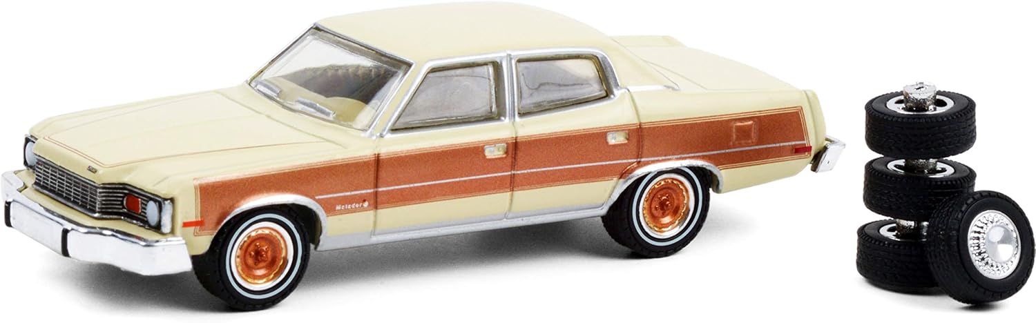 1978 AMC Matador Barcelona Sand Tan y Golden Ginger con neumáticos de repuesto The Hobby Shop Series 10 164 Modelo de automóvil fundido a presión