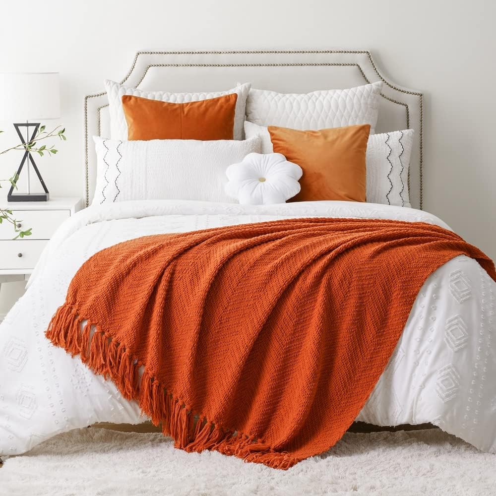 BATTILO HOME Manta naranja quemada para sofá, manta tejida de decoración de otoño versátil para silla, manta decorativa de Halloween con borlas para