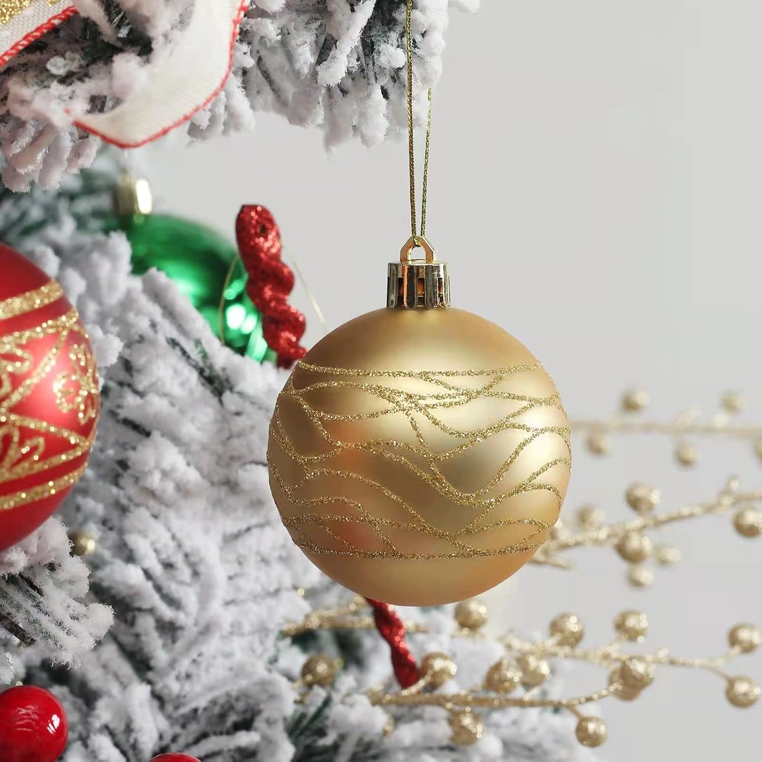Adornos de bolas de Navidad surtidas, colgantes inastillables, decoraciones de temporada con cajas de regalo reutilizables de mano, ideal para