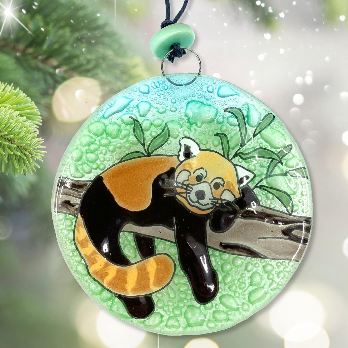 Ruth’s Ethical Goods Adorno de árbol de Navidad de panda rojo – Atrapasador de luz de cristal artístico