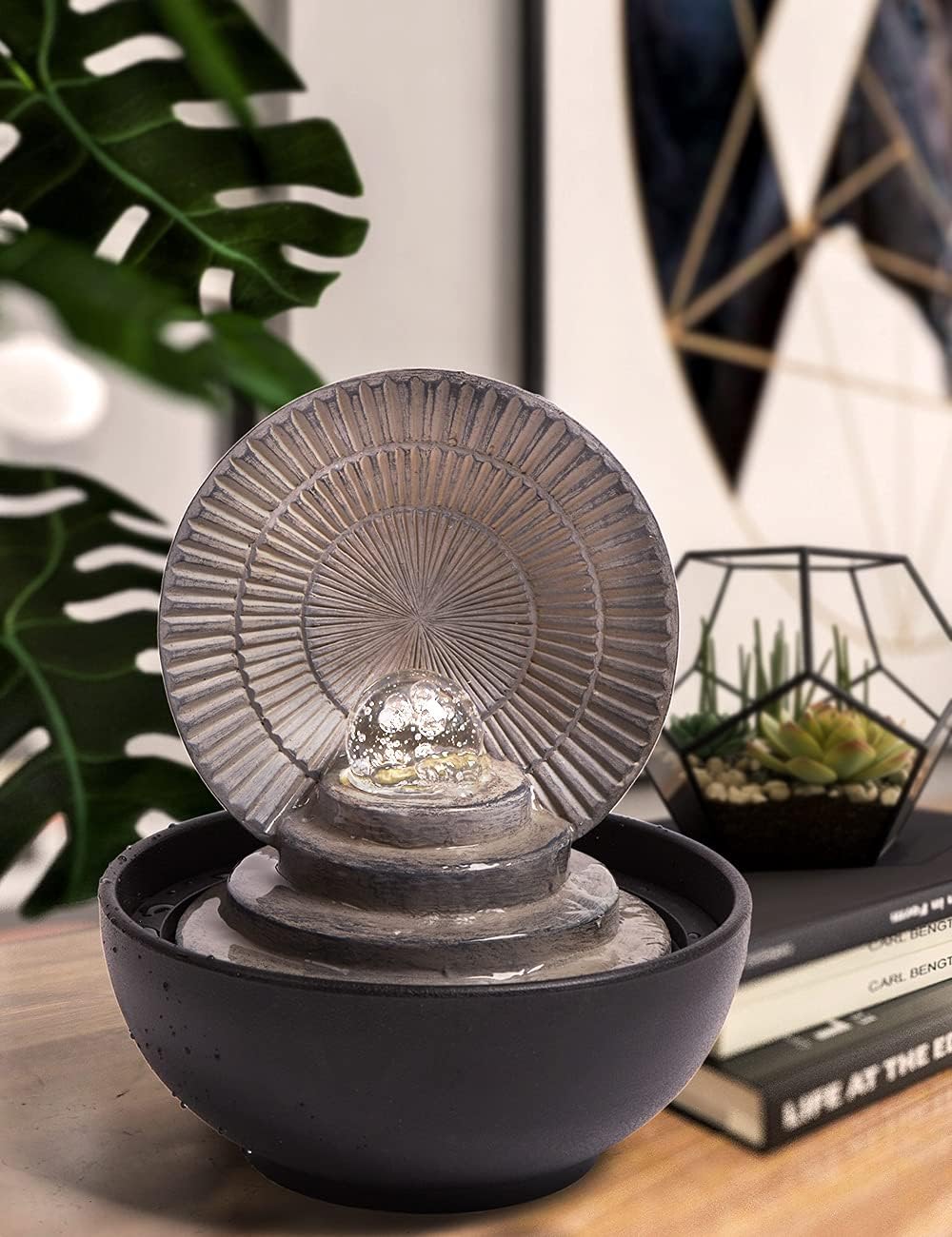SEINHIJO Fuente de agua de mesa para interiores, Fengshui, cascada en cascada, centro de mesa de poliresina, decoración de luces LED, bola rodante