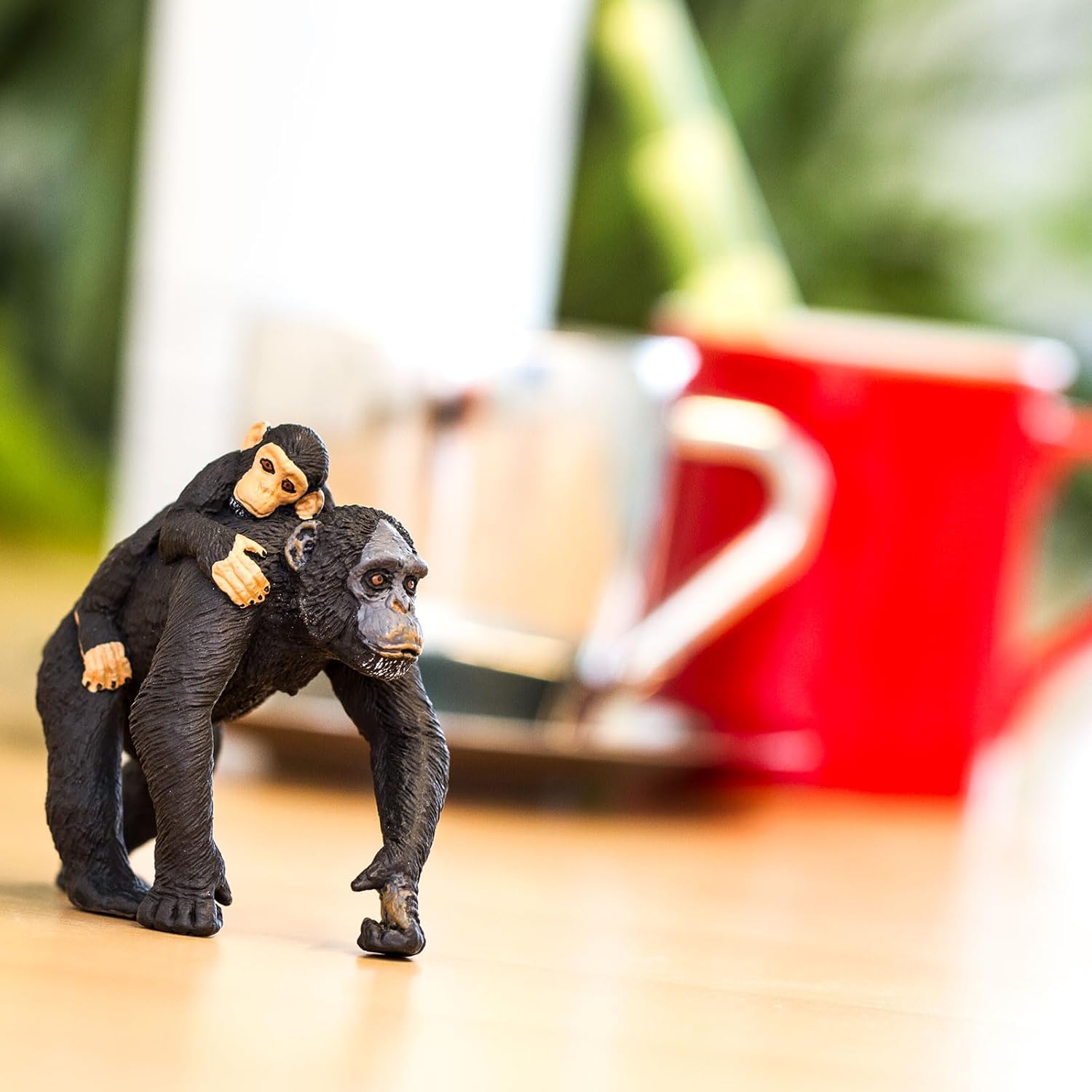 Safari Ltd. Figura de chimpancé con bebé, figura realista de vida silvestre de 3.2 pulgadas, juguete educativo para niños, niñas y niños a partir de
