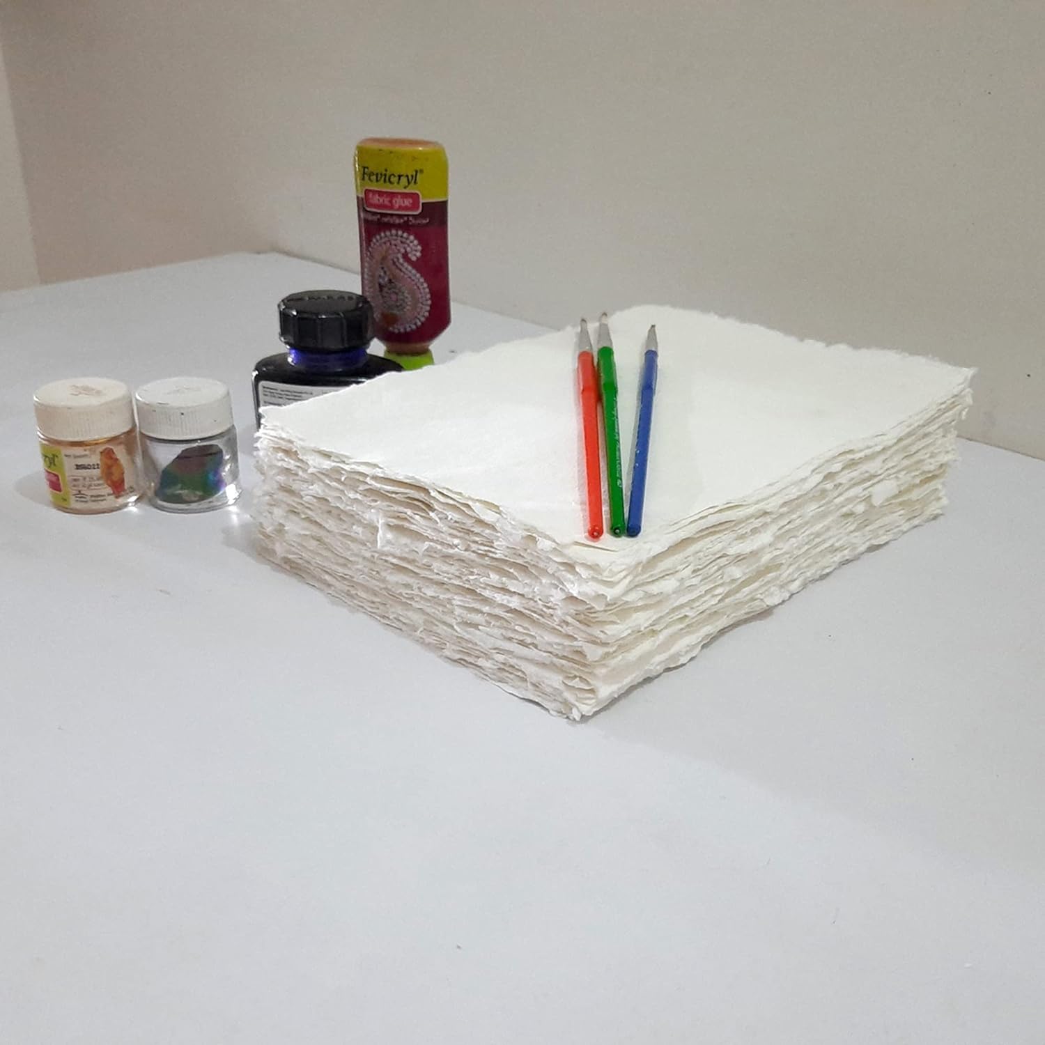 E-Tailor Hojas sueltas de papel de algodón hechas a mano con borde de cubierta de 130 GSM, color blanco marfil (paquete de 1-8×10-20-hojas)