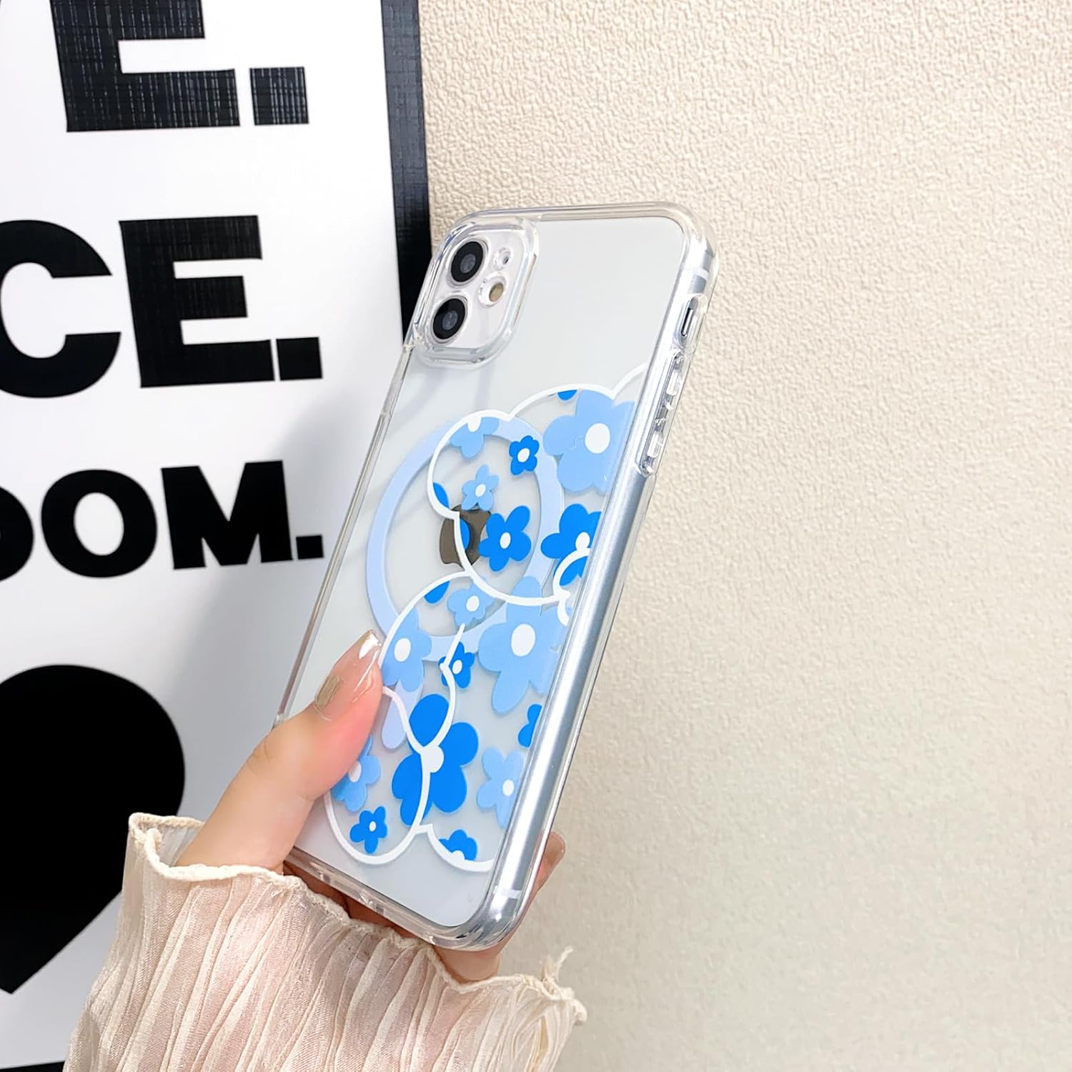 NITITOP Funda compatible con iPhone 11 compatible con MagSafe Cute Clear Flower Floral Bear Design para niñas y mujeres, TPU suave a prueba de