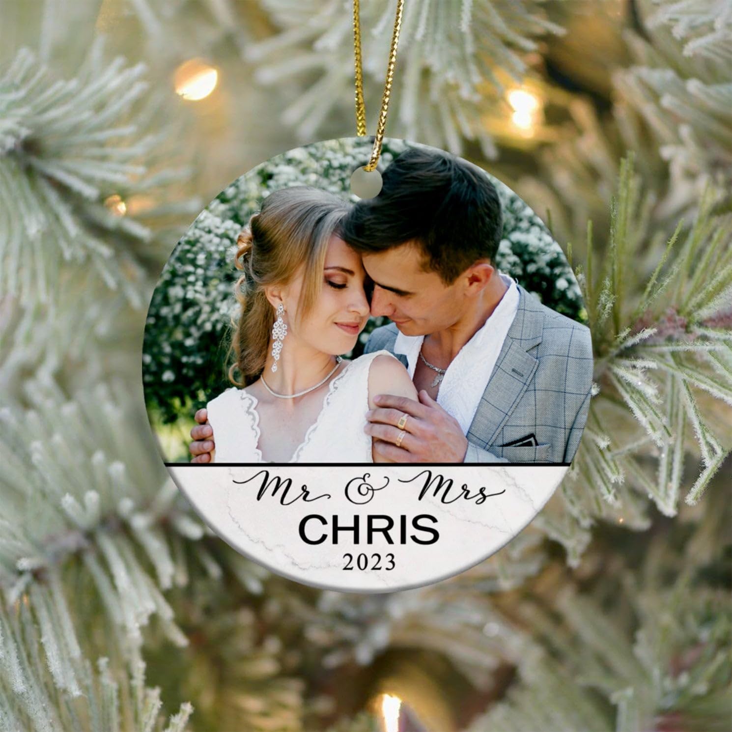 Adorno de cerámica personalizable con texto en inglés Our First Christmas Together As Mr and Mrs 2023, adorno personalizado para parejas recién