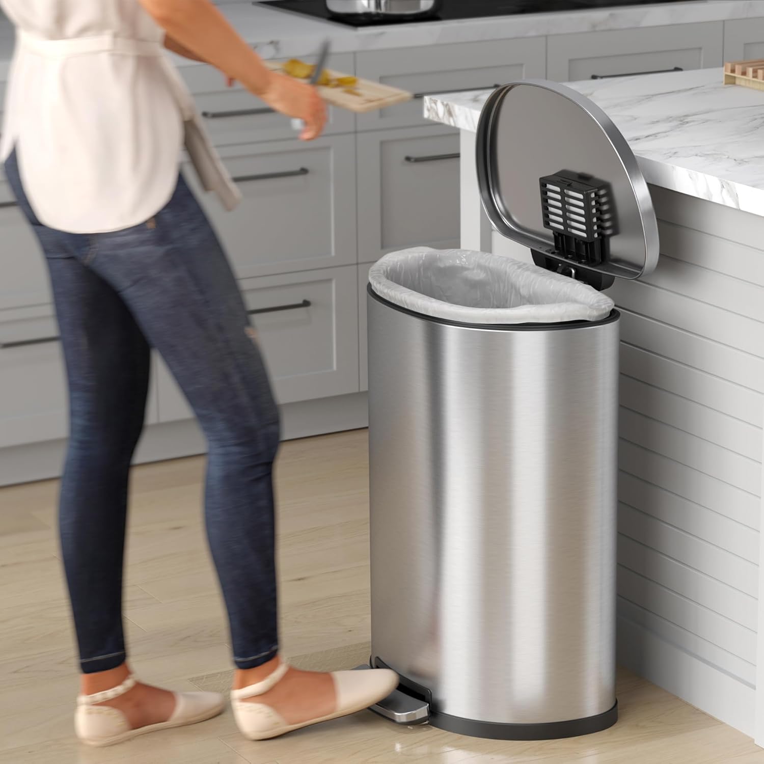 iTouchless SoftStep – Cubo de basura de 13.2 galones con filtro de olor, acero inoxidable de 50 litros, ahorra espacio con pedal para cocina, hogar,