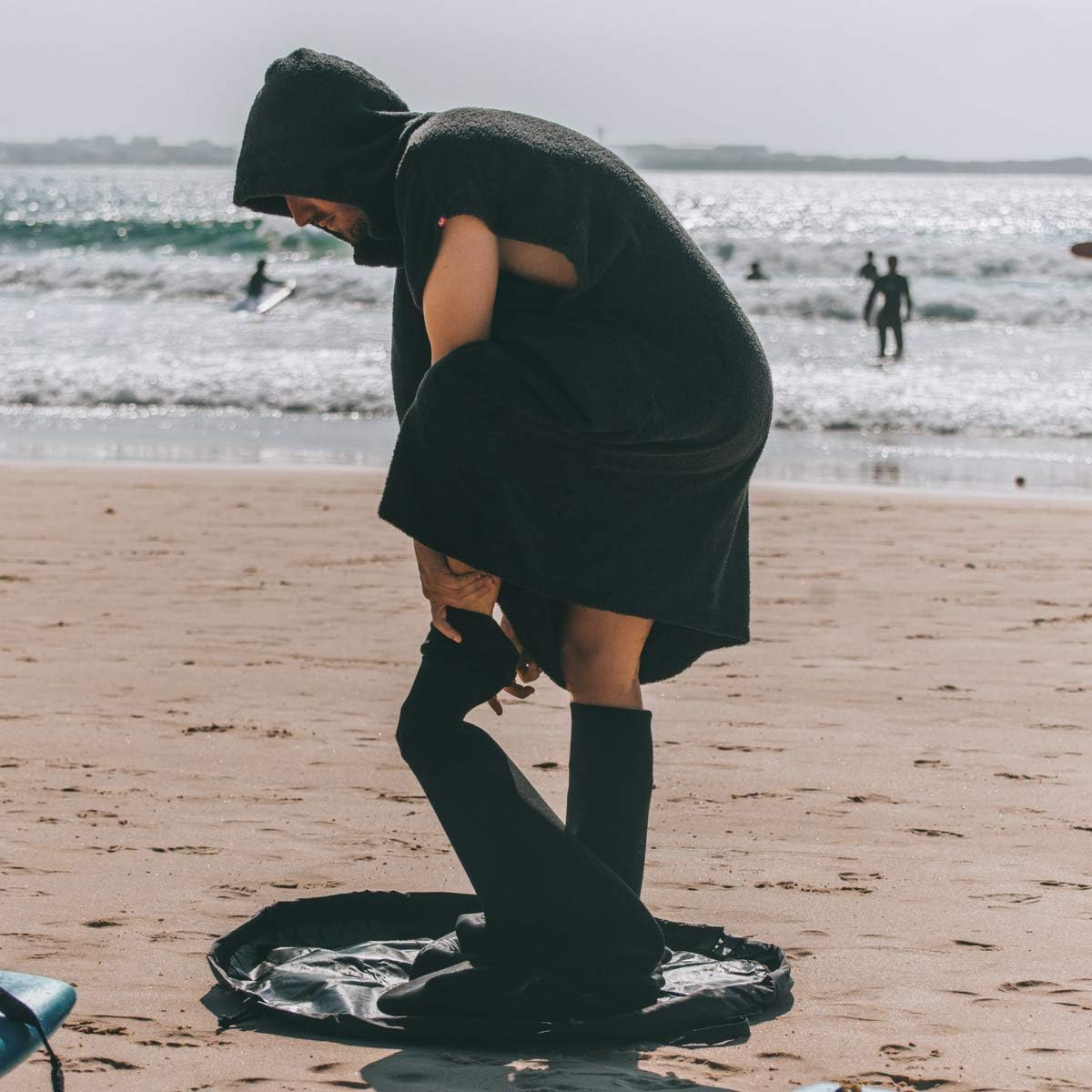 Northcore Accesorios de surf y deportes acuáticos – C-Mat Cambiador de traje de neopreno Negro – Impermeable a prueba de pulverización
