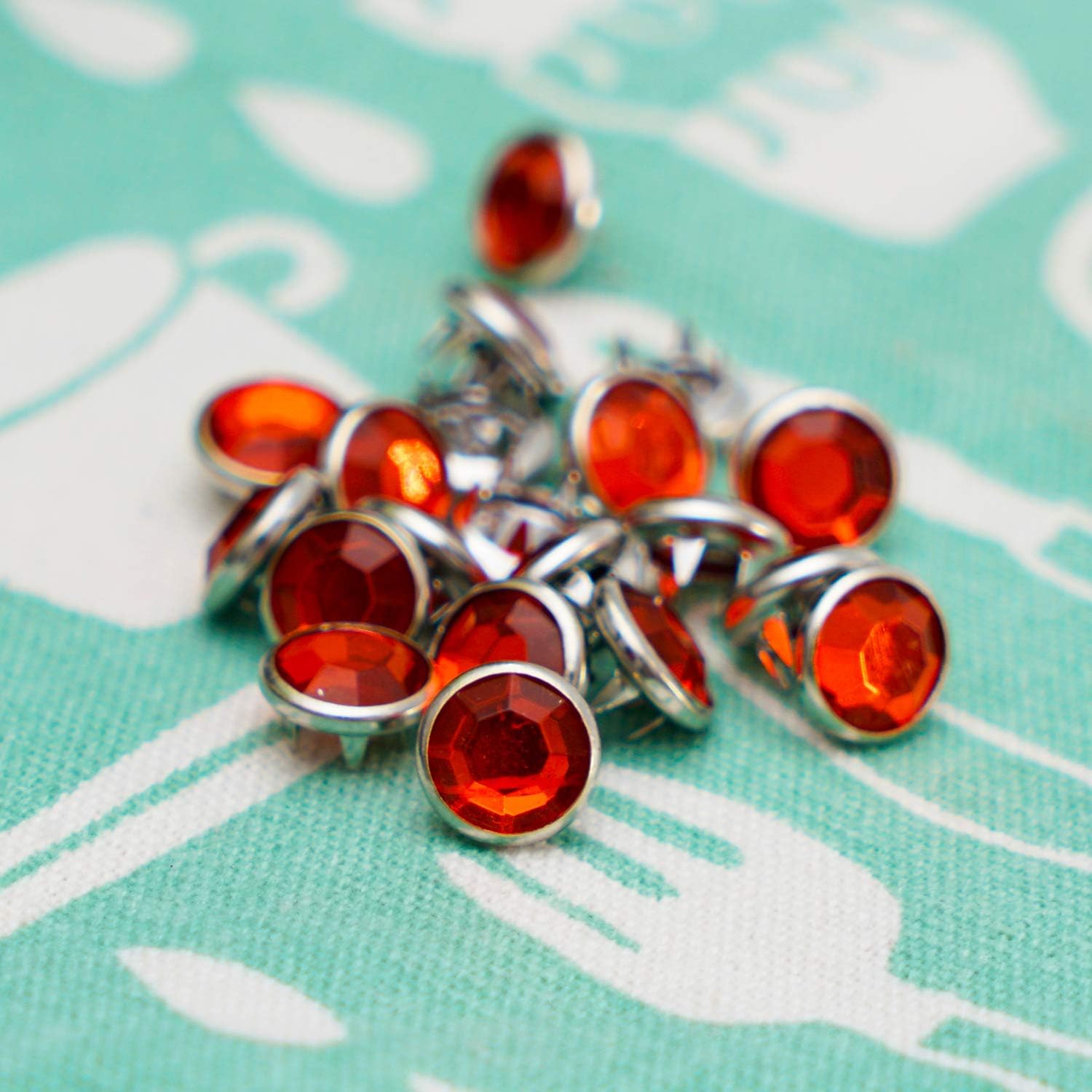 Broches de perlas para camisa occidental, 50 juegos de cierre a presión de 16L0.354 in, anillos clásicos de perlas para ropa, tachuelas con caja de