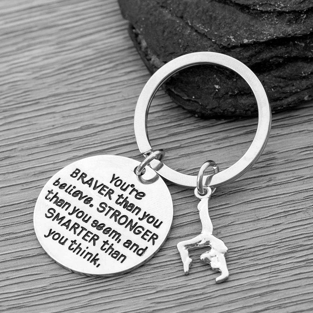Llavero con dije de gimnasia, inspirador You’re Braver Than You Believe, Stronger Than You Seem & Smarter You Think Jewelry para gimnastas, equipos