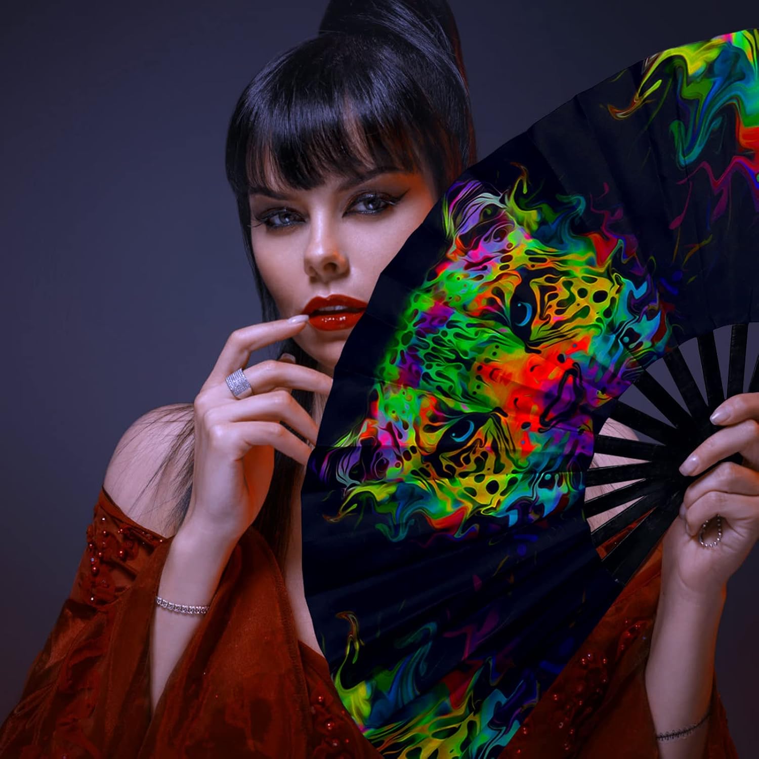 Ventilador de mano plegable grande para hombres y mujeres con bolsa de terciopelo, colorido ventilador UV brillante para fiestas de música