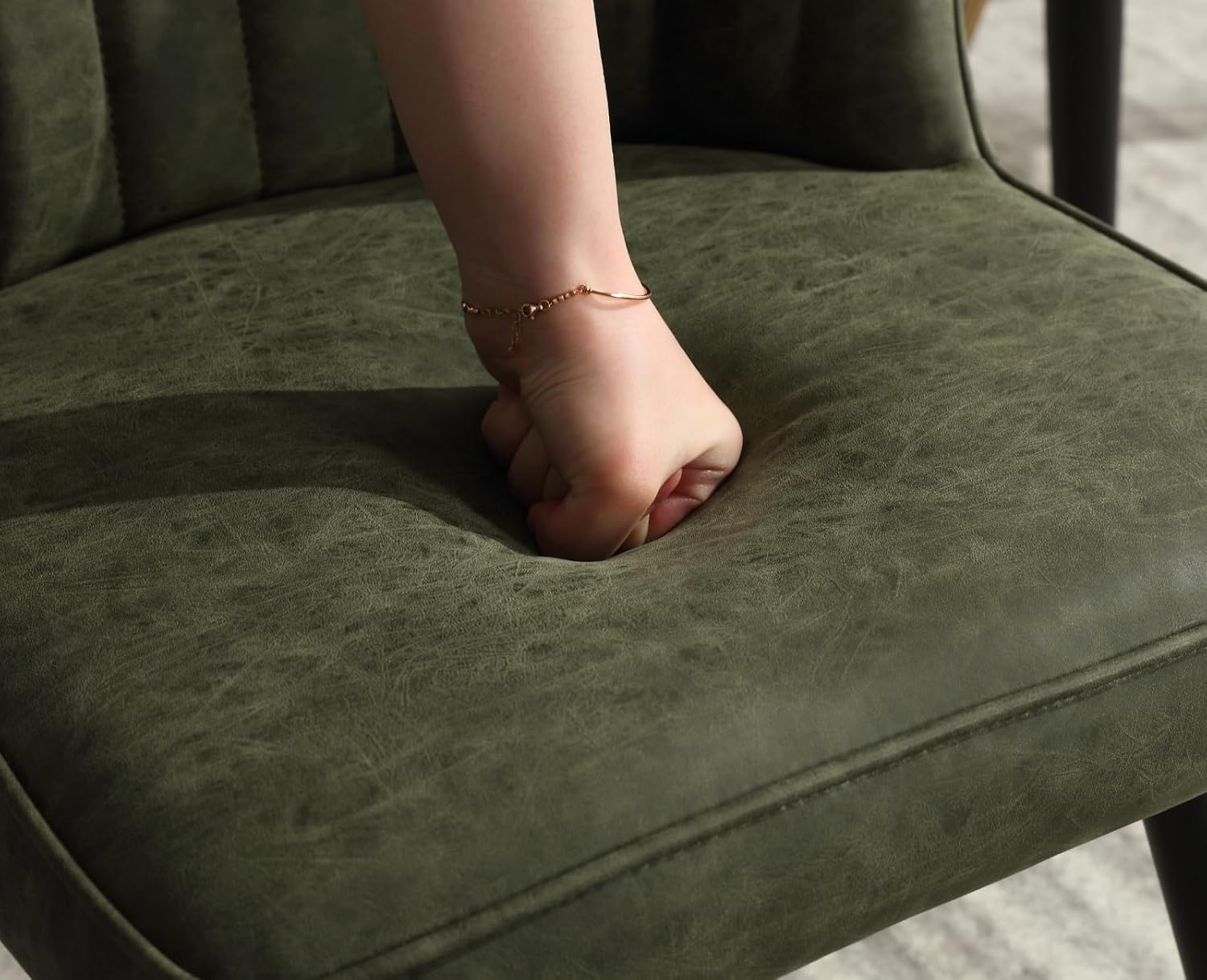 EALSON Juego de 2 sillas de comedor modernas tapizadas de cuero con patas de metal, cómodas sillas de cocina sin brazos para sala de estarcomedor,