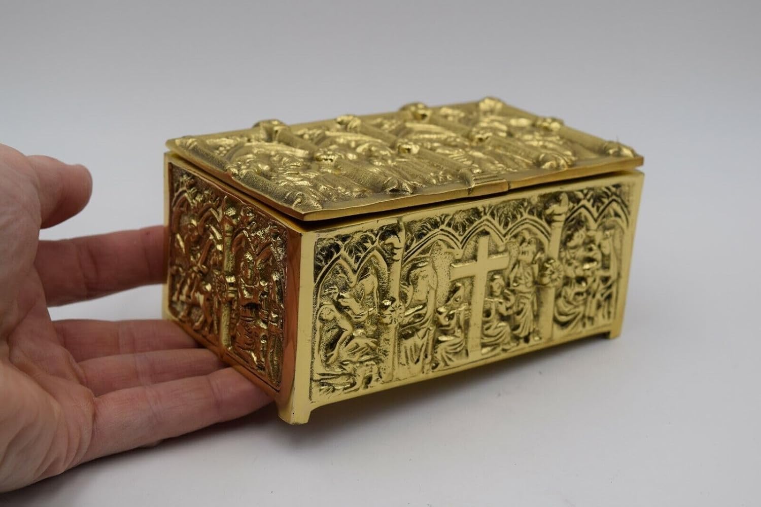 Caja dominante del tabernáculo de latón adornado, caja de reliquia del relicario, caja decorativa de la iglesia (CCG-816)
