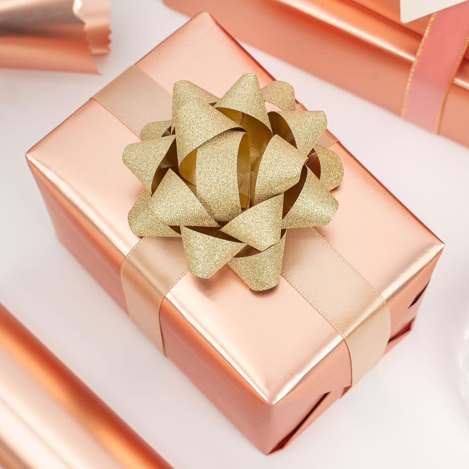 Flyhill Papel de regalo de oro rosa mate, mini rollo de 17 pulgadas x 32.8 pies (46.8 pies cuadrados), papel mate de color sólido para Navidad,
