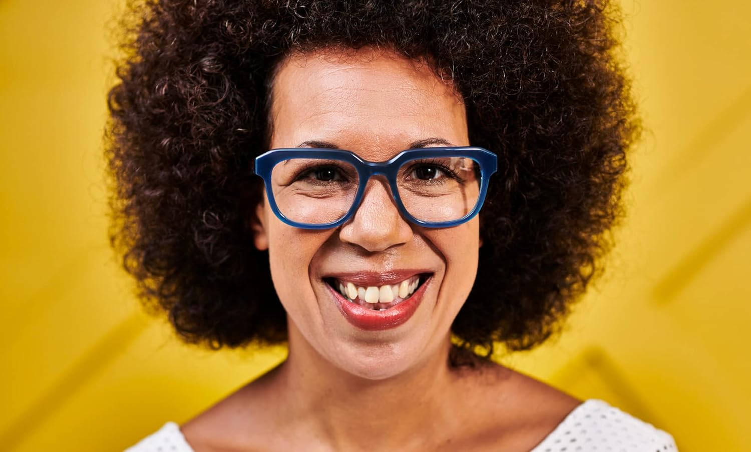 eyebobs Breaking News – Lectores prémium para mujeres y hombres  Gafas cuadradas para ojos