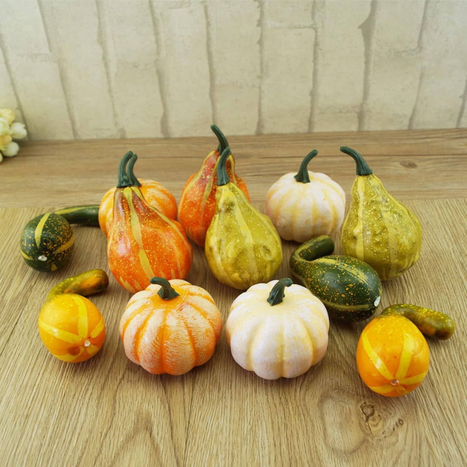 belupai Mini calabazas de espuma surtidas, calabazas falsas de simulación, pequeñas calabazas de plástico a granel para decoración de otoño,