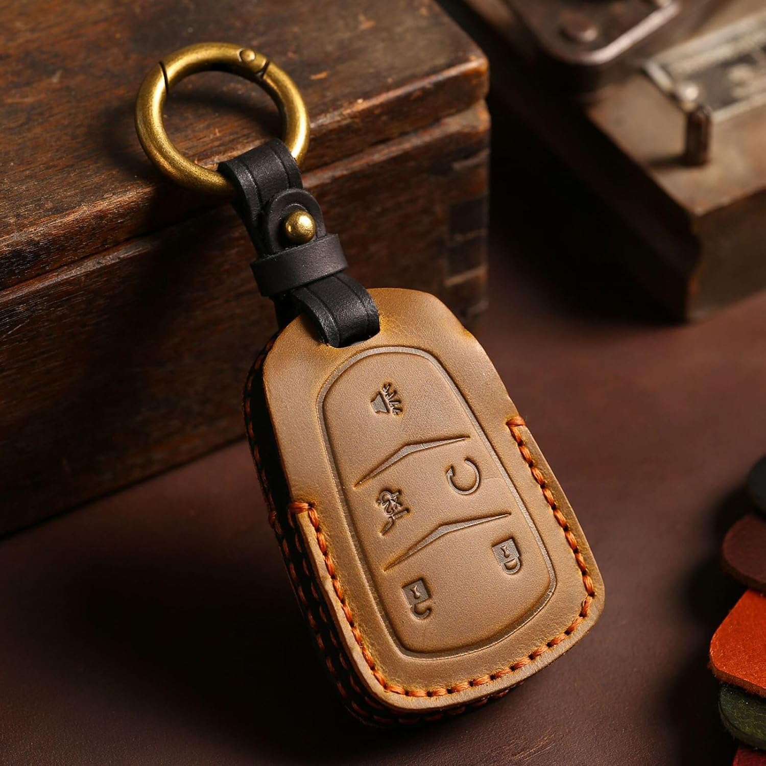 Hontumax Funda de cuero genuino para llavero de 5 botones para Cadillac XT5 2017 2018 2019 2020 2021 2022 2023 Smart Key Protector (marrón)