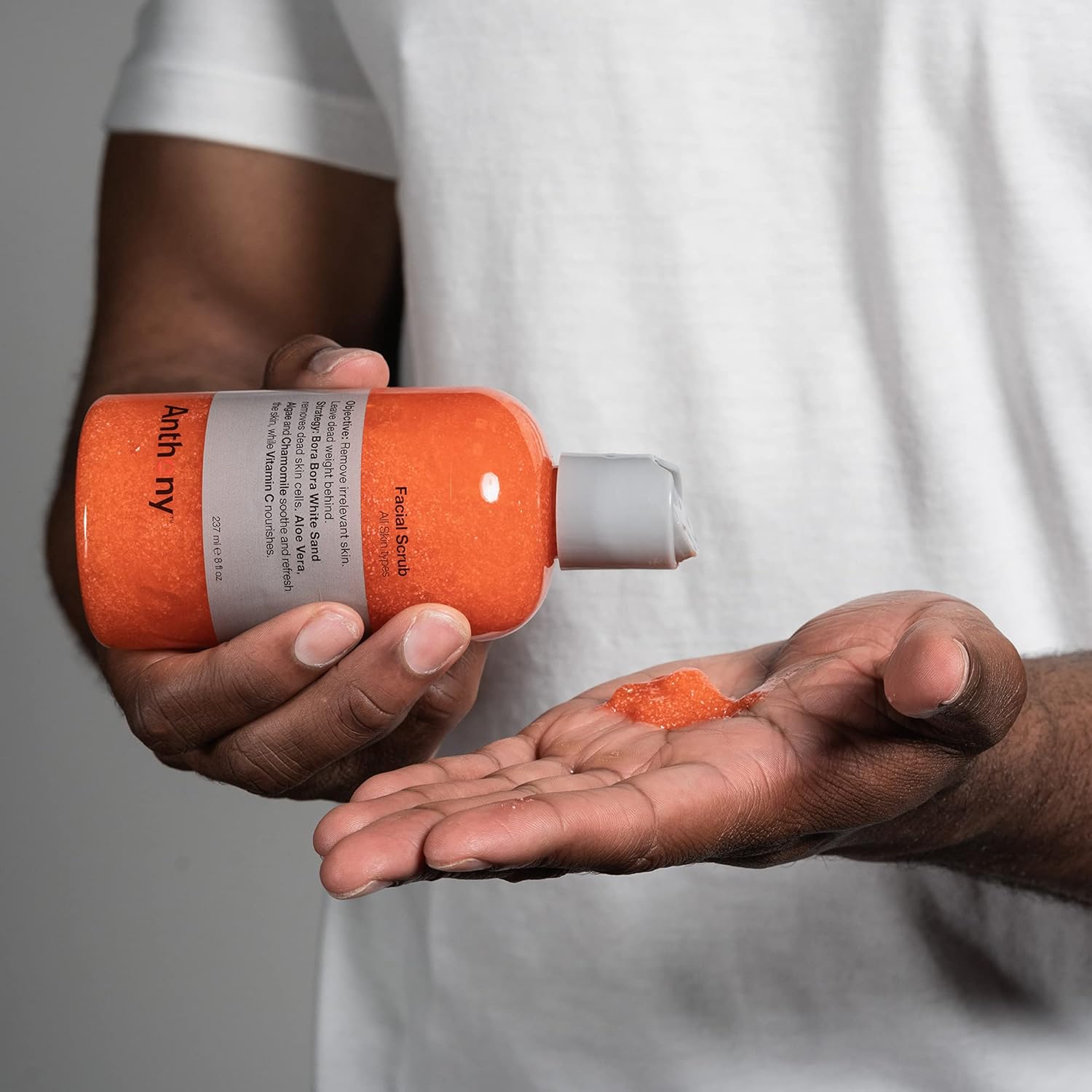 Anthony Exfoliante facial para hombre con vitamina C, aloe, manzanilla y algas para limpieza profunda y desintoxicación, 8 onzas líquidas