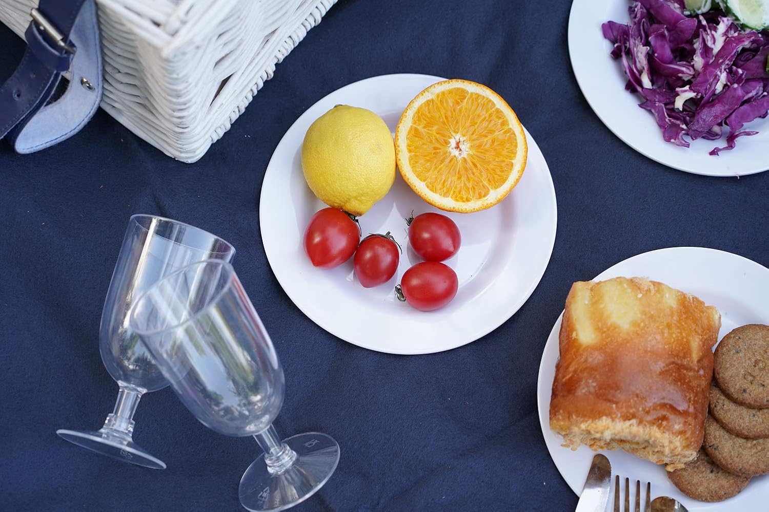Cesta de picnic de sauce para 4 personas, juego de cestas de mimbre grandes con compartimento térmico grande, manta de forro polar con respaldo