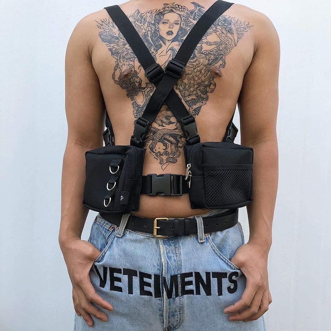 MGFLASHFORCE Deportes Pecho Bolsa Delantera Hombres Mujeres Streetwear Pecho Ajustable Rig Bag Hip Hop Moda Arnés Cintura Pack, Negro –