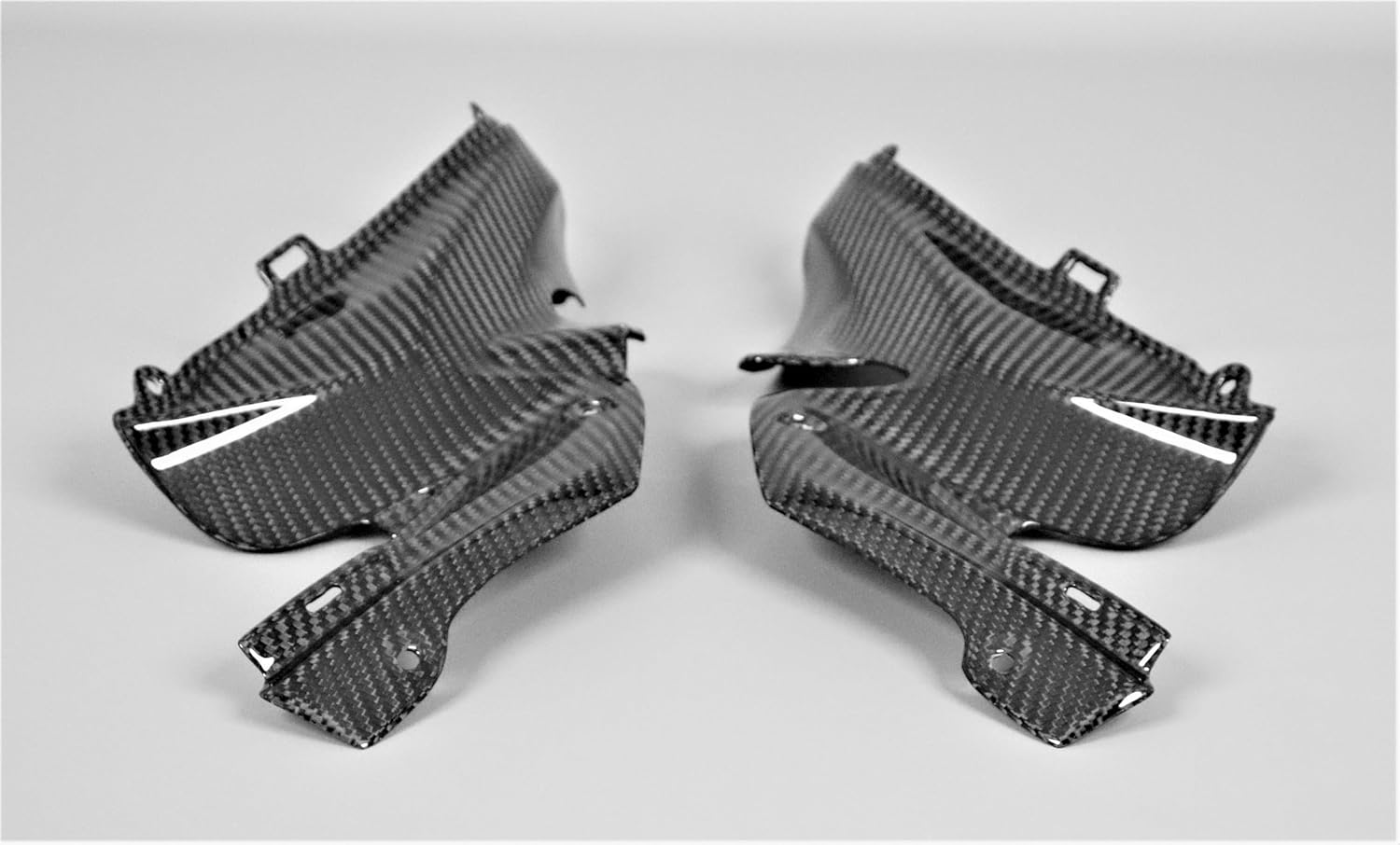 Paneles laterales interiores de fibra de carbono para Kawasaki Z900 2020-2023