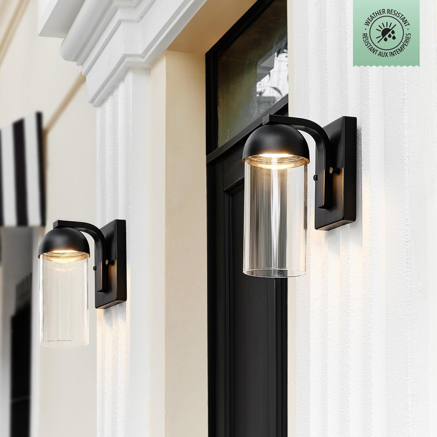 Globe Electric 60000023 Aplique de pared LED integrado de 12 W, negro mate, pantalla de vidrio transparente, iluminación exterior moderna,