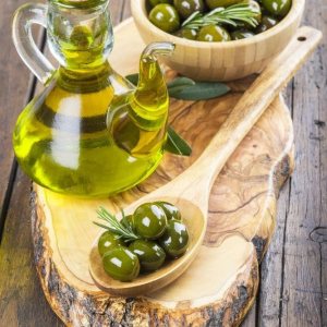 wallmonkeys Aceitera de vidrio con aceite de oliva y tazón con aceitunas Peel and StickCalcomanías de pared wm60448(30en H x 20en W) wallmonkeys Aceitera de vidrio con aceite de oliva y tazón con aceitunas Peel and StickCalcomanías de pared wm60448(30en H x 20en W)