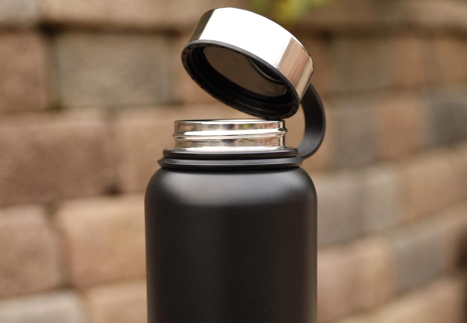 MIRA Tapa inoxidable para botellas de agua de boca ancha MIRA  Compatible con varios tamaños 12, 18 onzas, 22 onzas, 32 oz y 40 oz  Tapa a prueba de