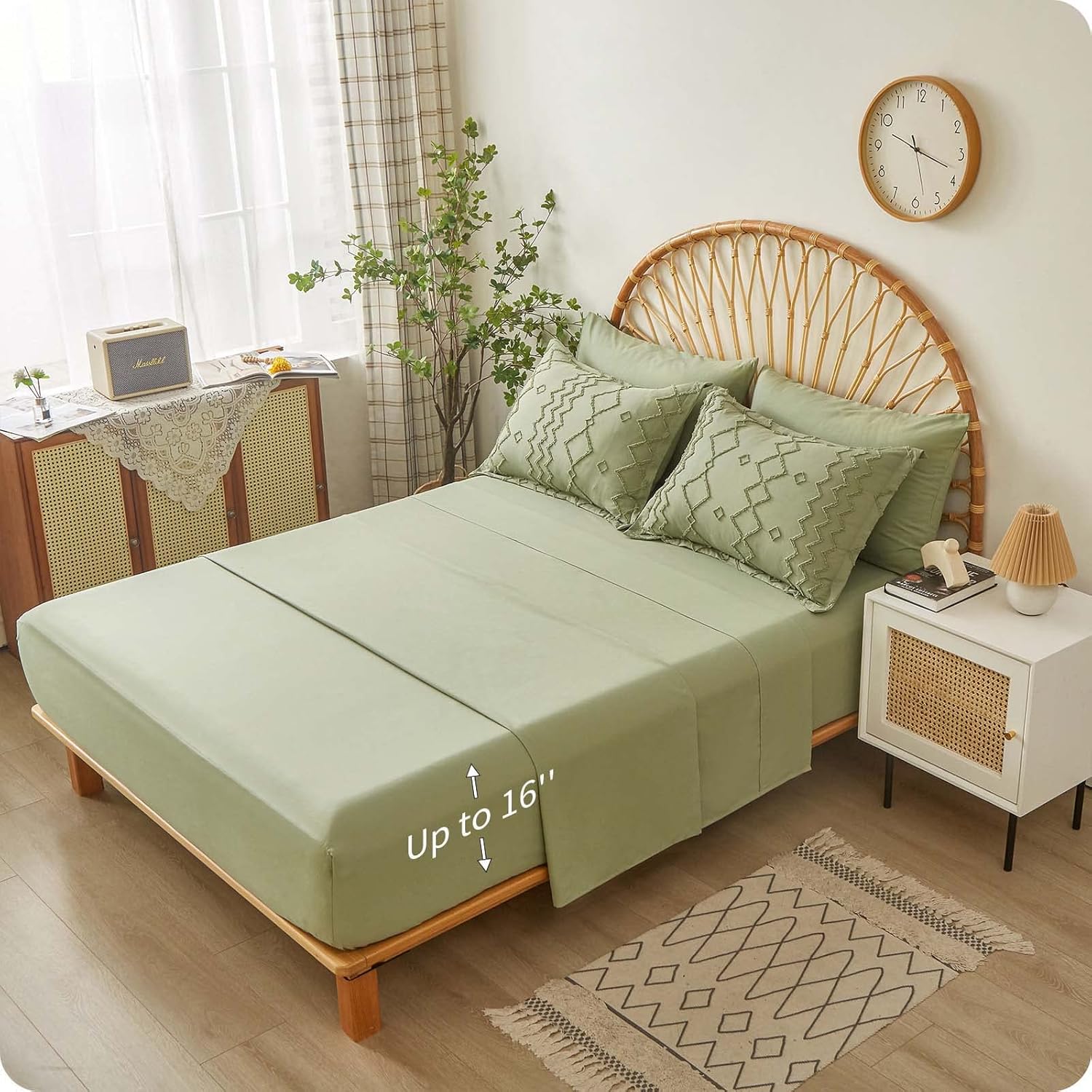 Juego de edredón verde copetudo en una bolsa tamaño matrimonial con sábanas, juego de ropa de cama suave y ligero bordado geométrico de 7 piezas,