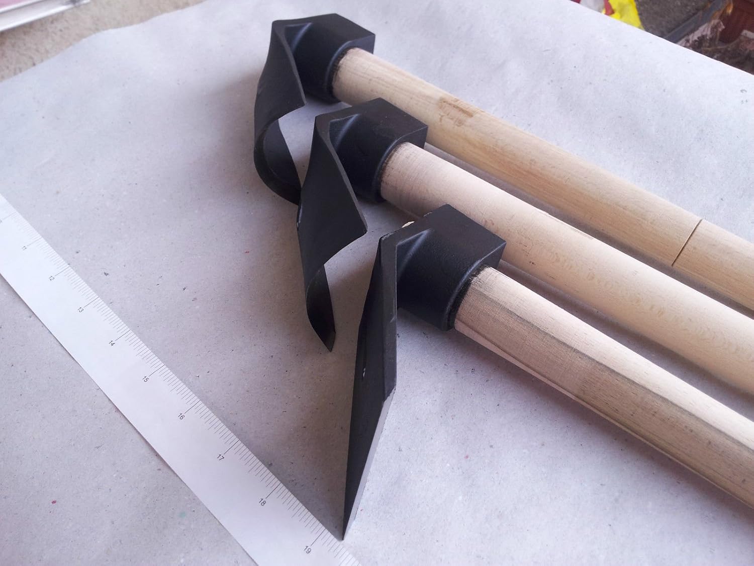 Conjunto de tres herramientas de tallado de madera, derecha, intermedia y curva (tamaño pequeño).