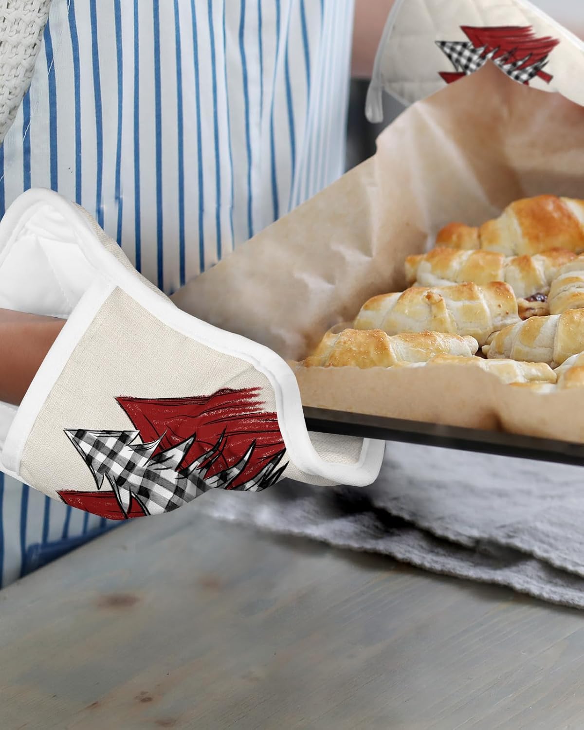 Xmas Tree Checkered 2Pcs Pot Holders for Kitchen,Non Slip & Heat Insulation Terry Cloth Potholder Set with Pocket,Thick Hot Pad Oven Mitts Trivet