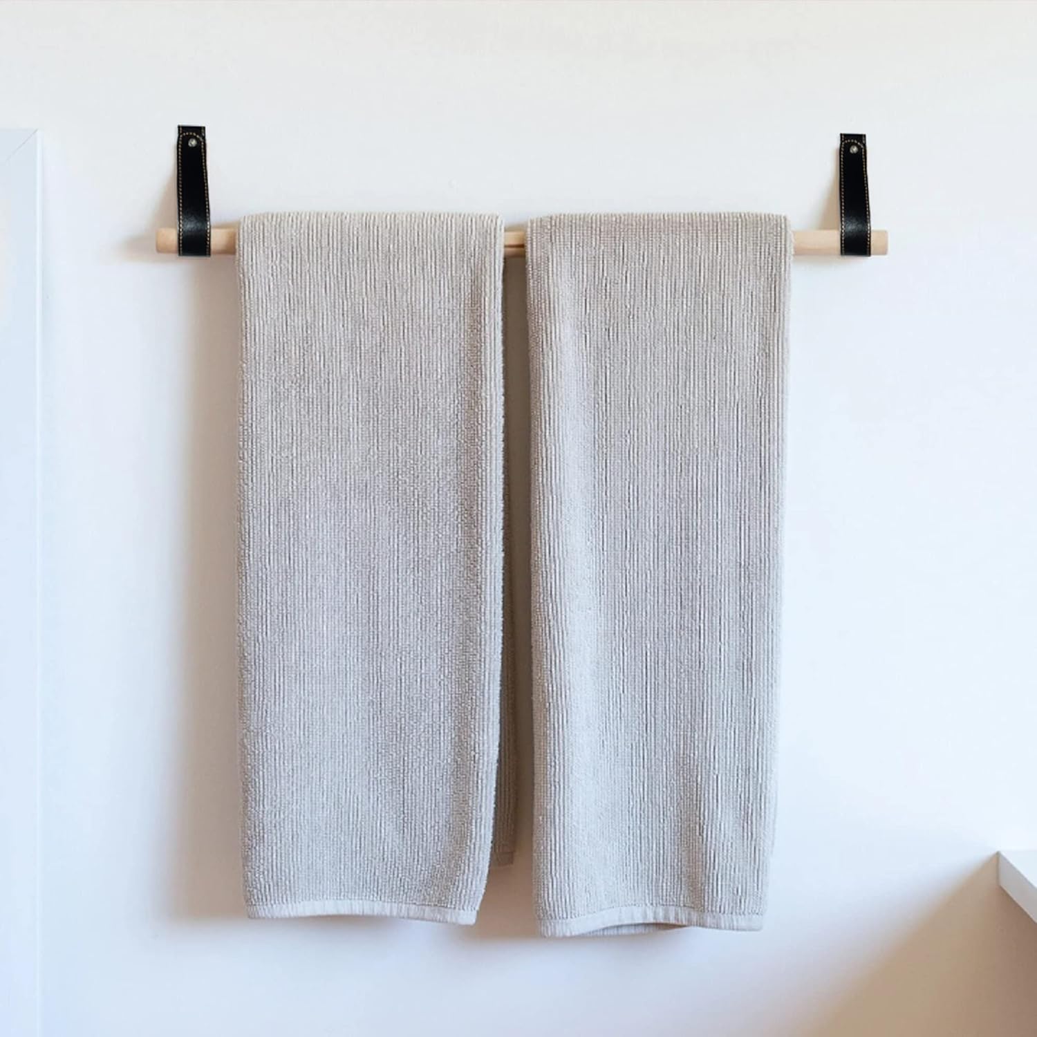 KT – Soporte para barra de cortina de cuero, 4 correas de cuero para colgar correas de cuero auténtico, ganchos de cuero para toalla de pared, baño,