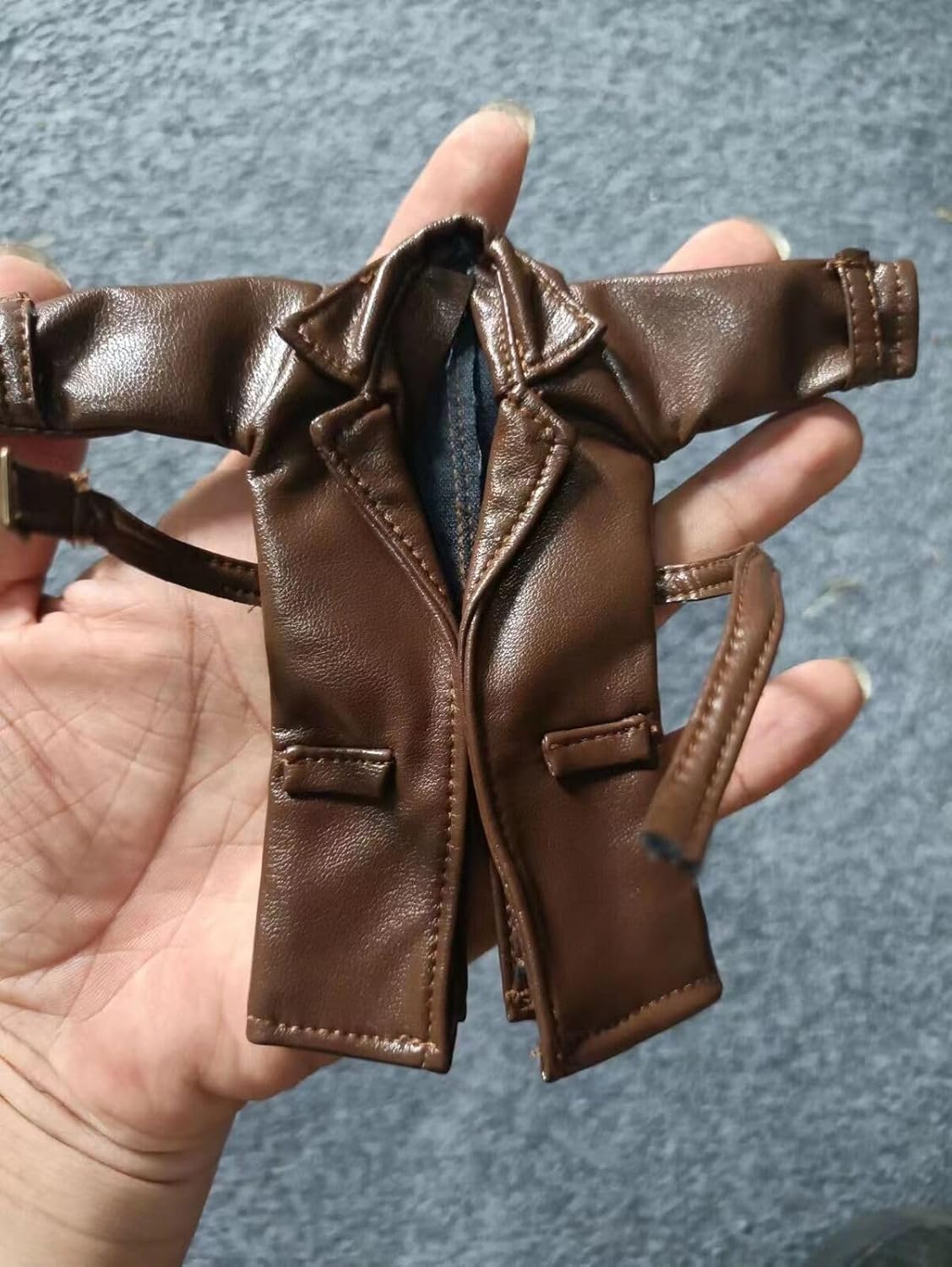Gabardina de piel sintética negra con cable Sodier a escala 112 para figura de 6 pulgadas