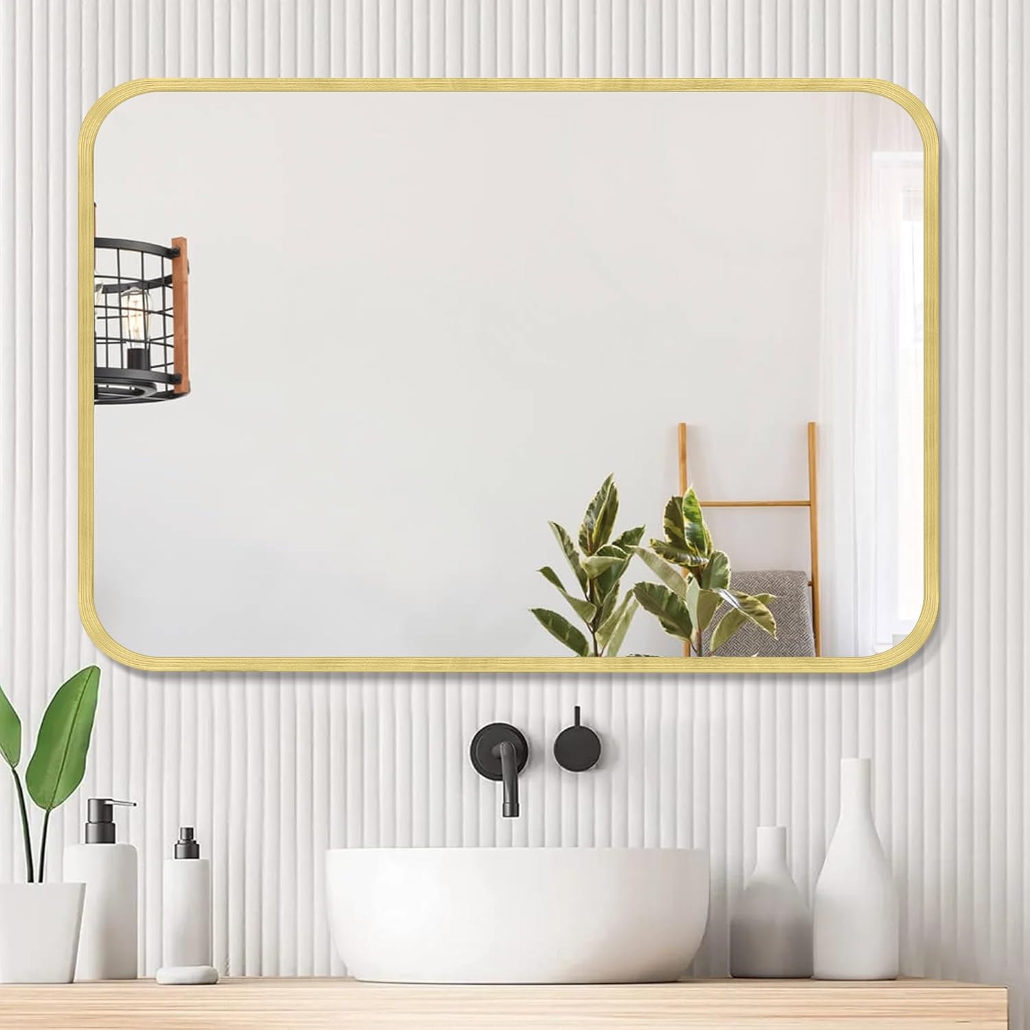 Espejo de baño de 30 x 40 pulgadas con aleación de aluminio dorado con marco mate, espejos rectangulares redondeados para dormitorio, tocador,