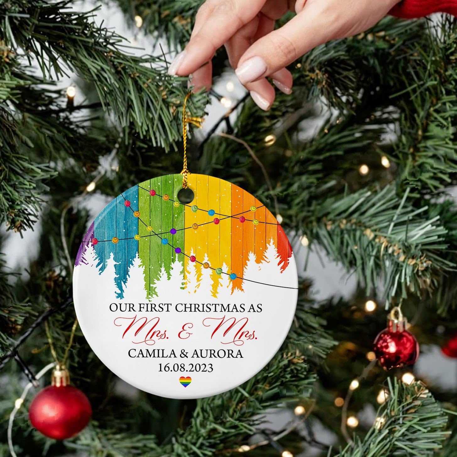 Adorno de Navidad para parejas lesbianas con texto en inglés “Our First Christmas As Mrs & Mrs Lesbian Pare”, regalos personalizados del mismo sexo