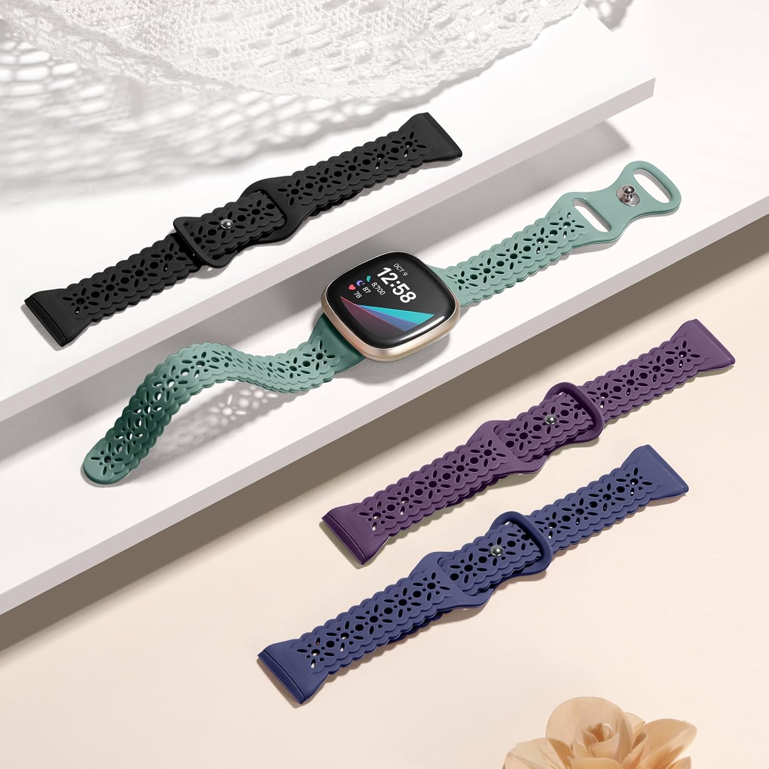 Dirrelo Paquete de 4 correas de silicona de encaje compatibles con Fitbit SenseFitbit Versa 3 bandas mujeresFitbit Versa 4 bandasSense 2 bandas,