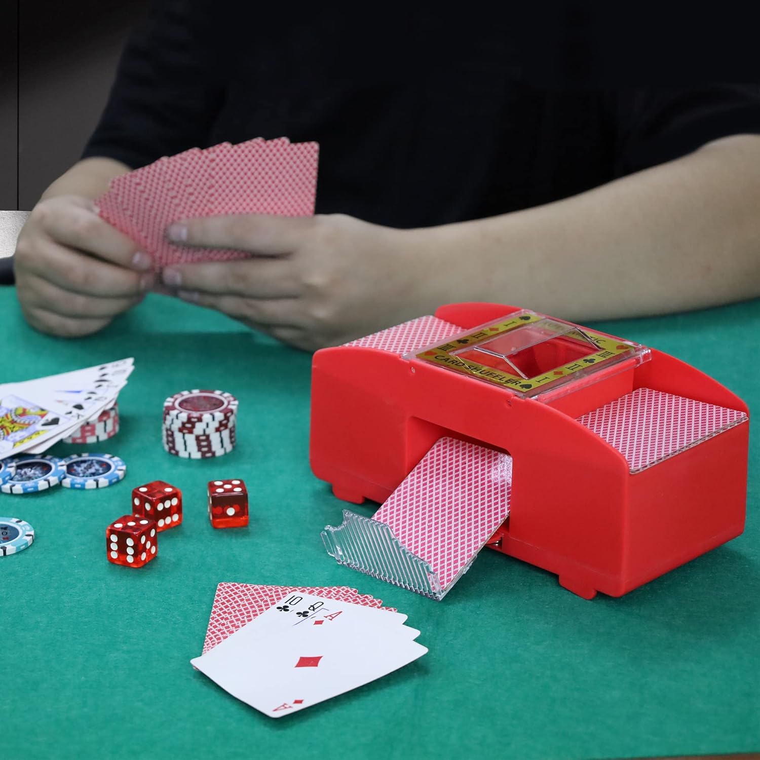 WYZworks Red Casino – Barajador automático de cartas de 2 barajas, funciona con pilas, para juegos de cartas de blackjack y póker (1-2 mazos,