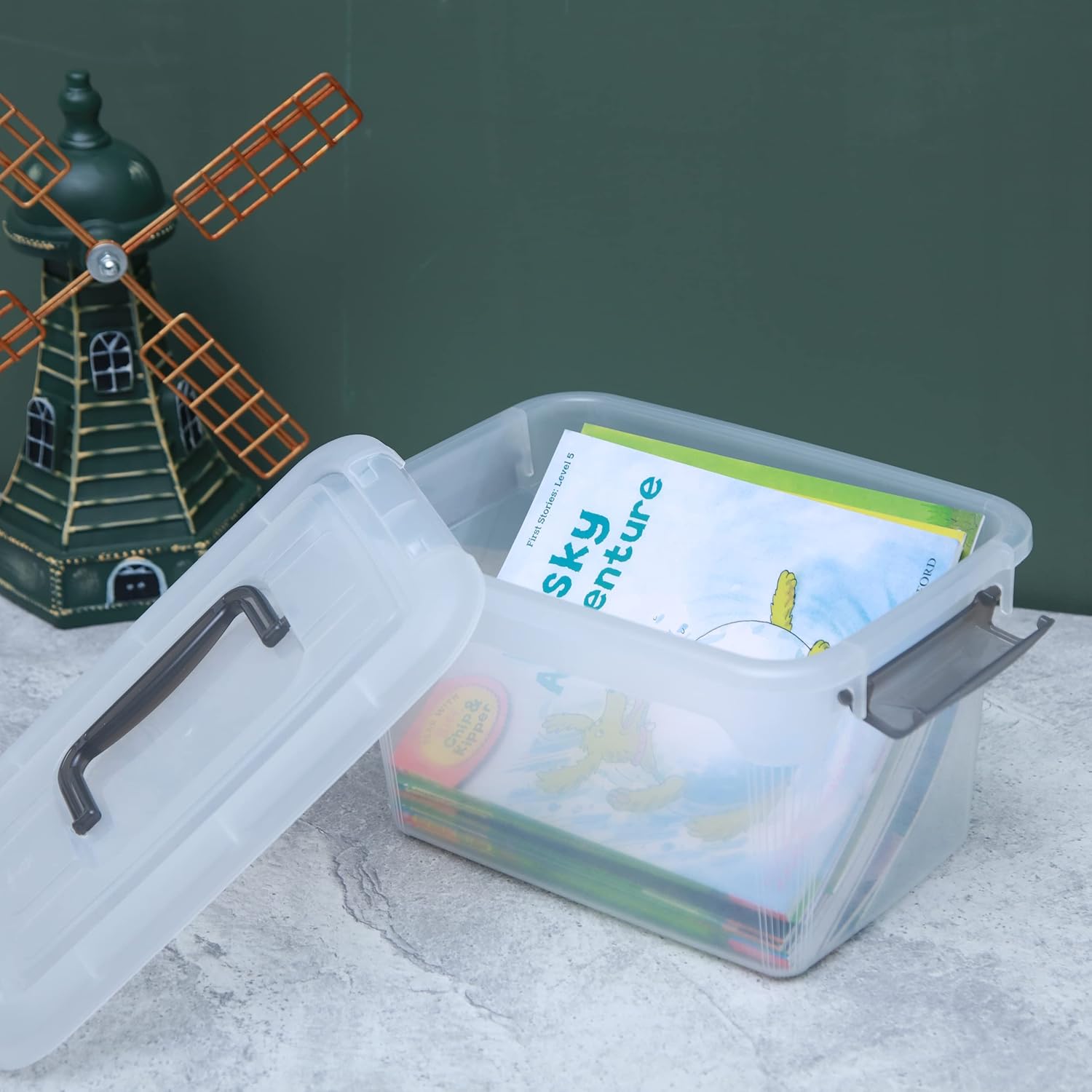 Citylife – Paquete de 4 cubos de almacenamiento de 5.3 cuartos de galón con tapas, contenedores de plástico transparente con mango gris,