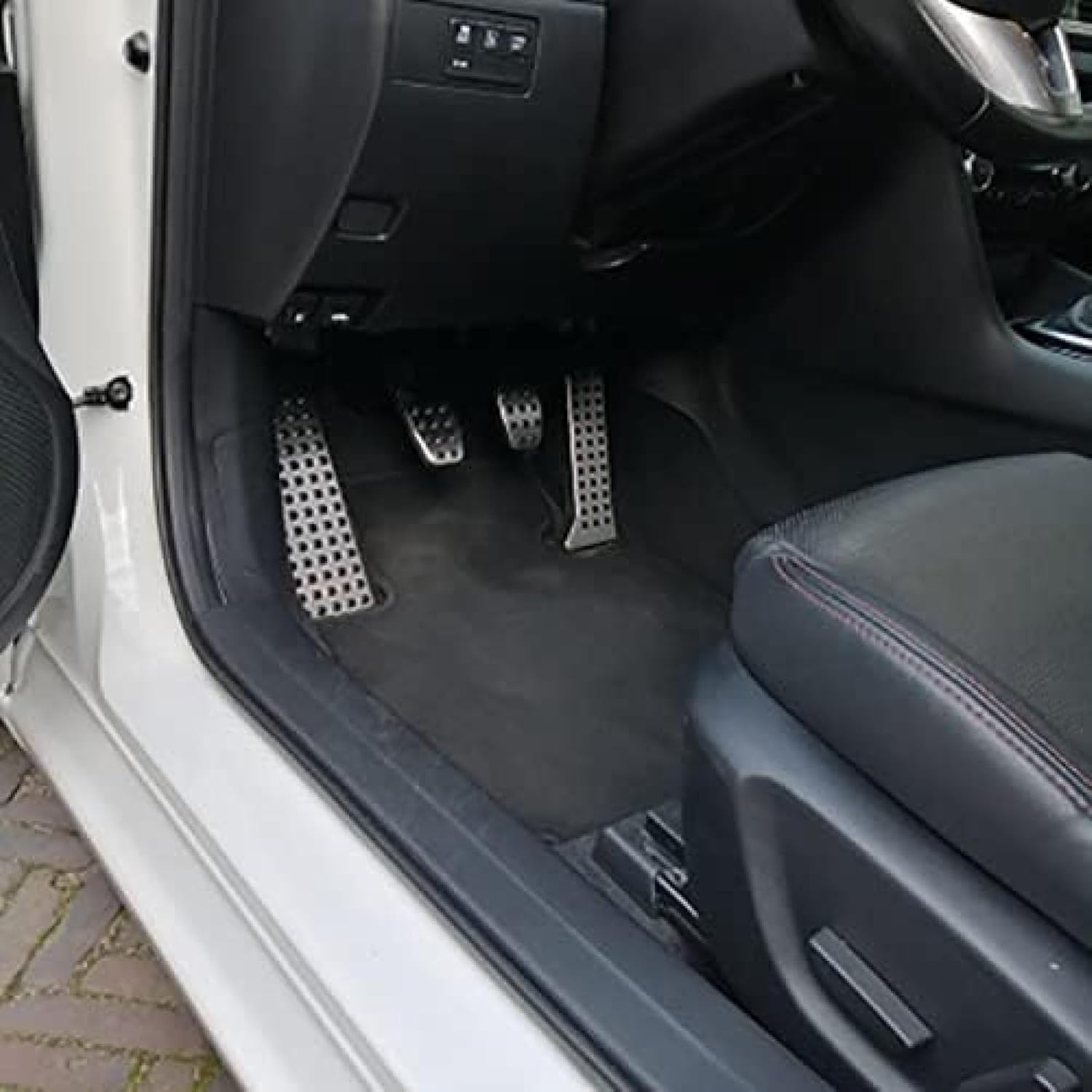 Pedales de pie de coche para Mazda 2 3 CX-3 CX-4 CX-5 CX-9 CX3 CX4 CX5 Accesorios Reposapiés Acelerador Freno Combustible Gas Embrague Placa de