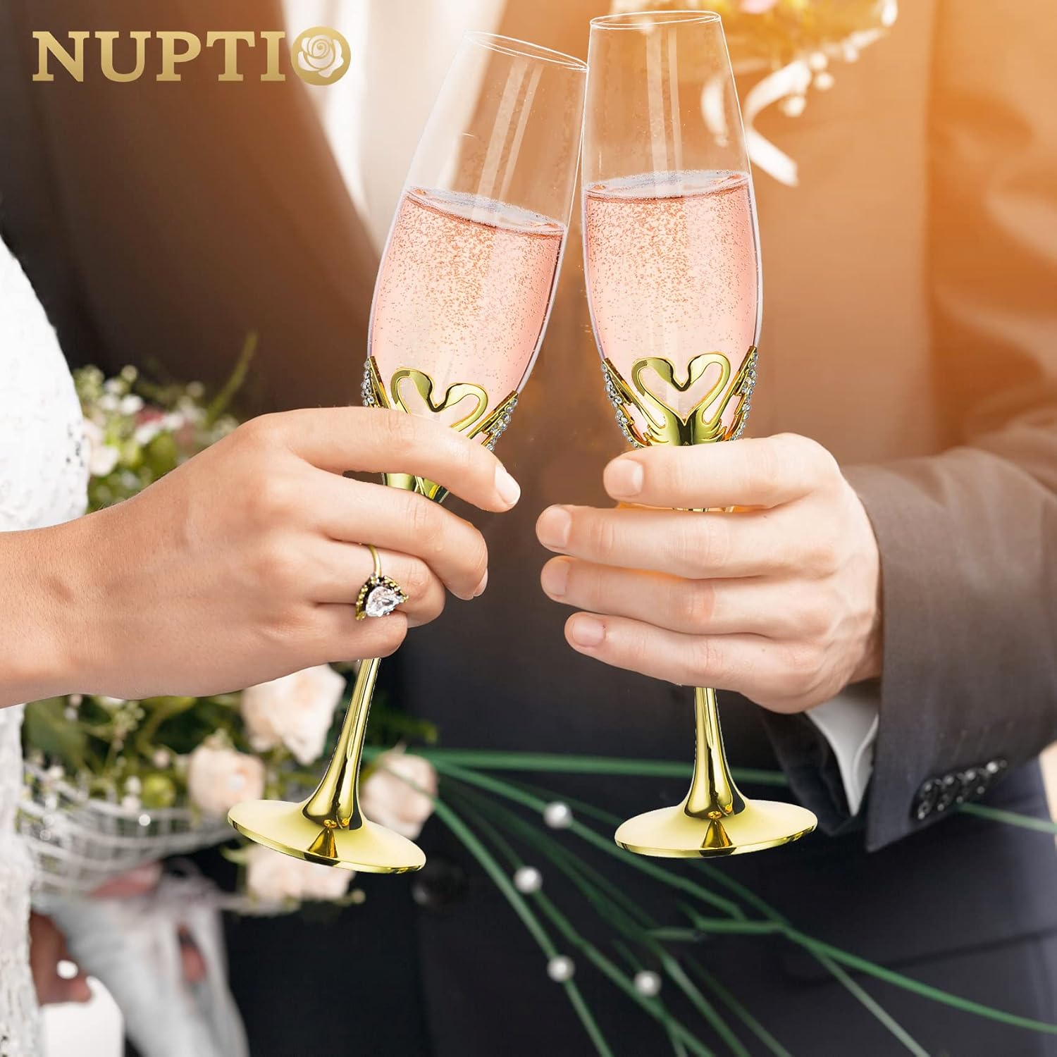 NUPTIO Copas de champán doradas Juego de 2 copas de cristal para brindis de champán de boda dorado con caja de regalo para novia, novio, parejas,