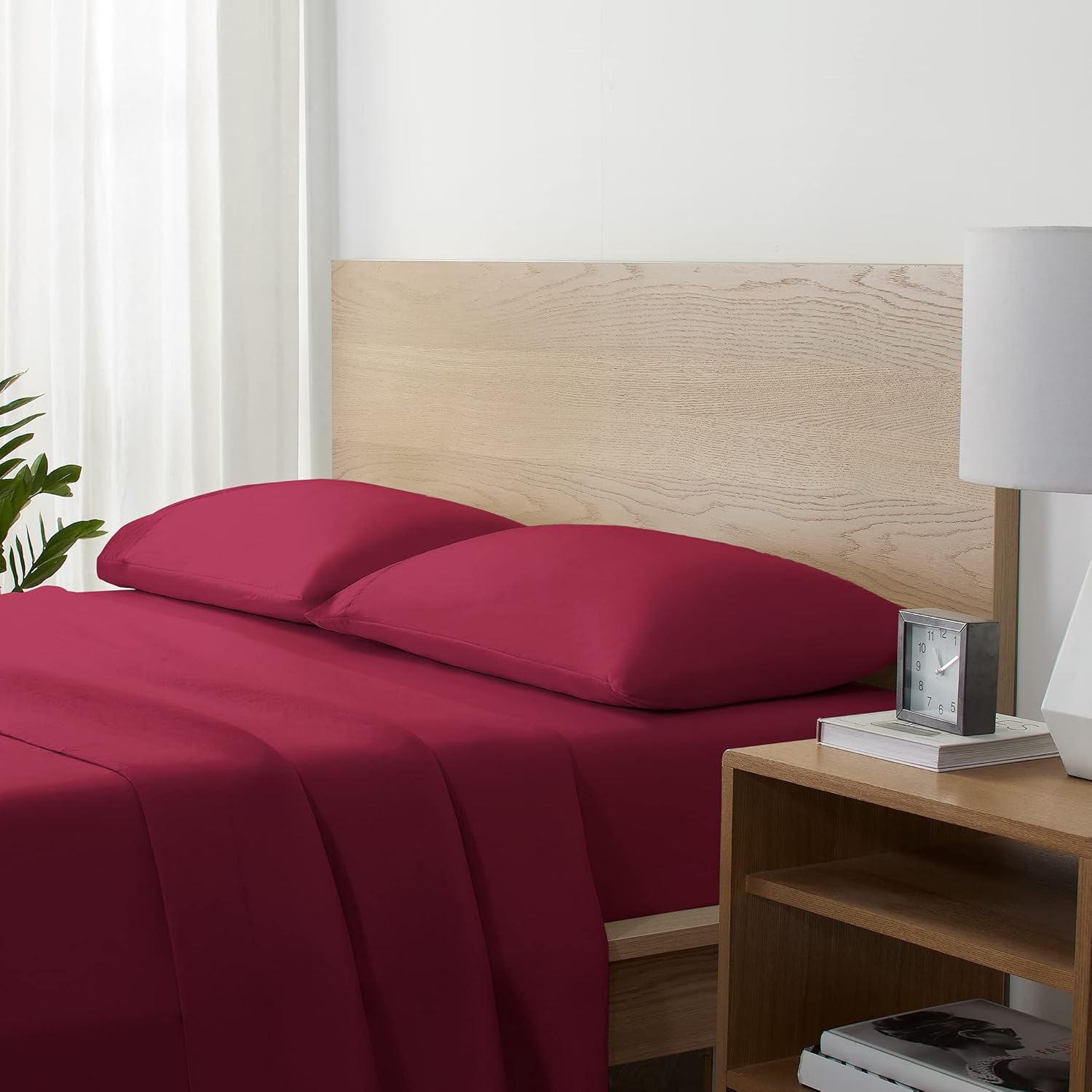 Serta Juego de sábanas de enfriamiento supersuave de 4 piezas con fundas de almohada para todas las estaciones, Queen, color rojo rumba