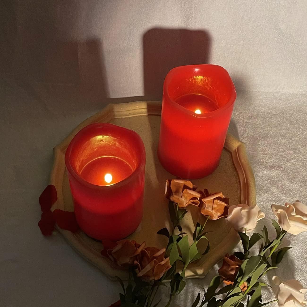Vela sin llama, color rojo, 2 velas LED (4 x 6 pulgadas), hechas de cera real, vela parpadeante, con control remoto de 10 teclas