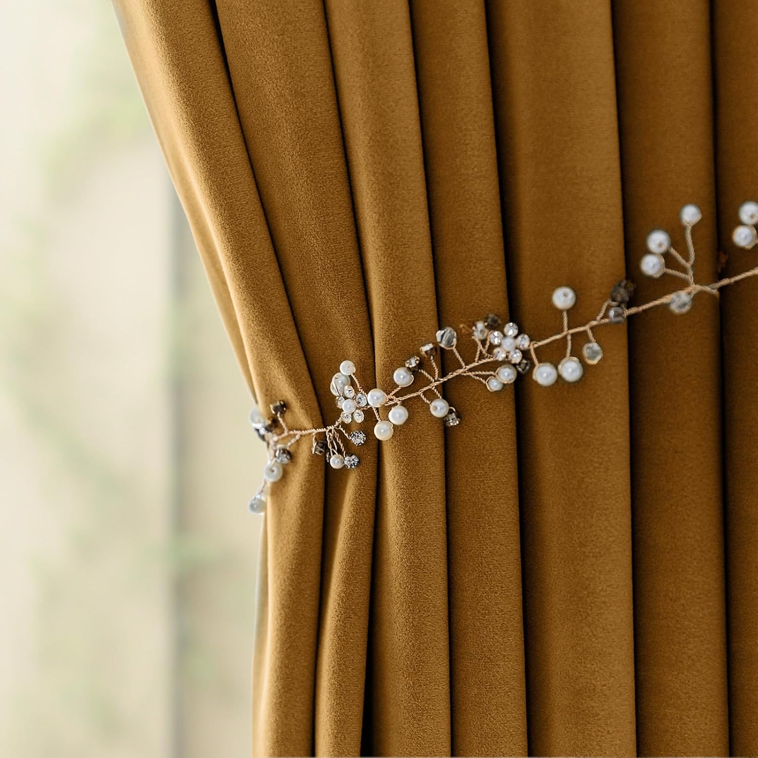 Lazzzy Cortinas opacas de terciopelo dorado con aislamiento térmico de 90 pulgadas de largo, cortinas para dormitorio, sala de estar, tratamiento de