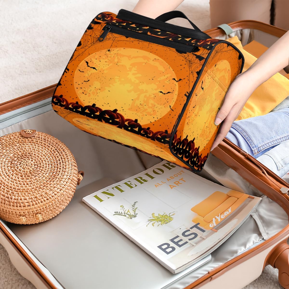 The Halloween Design Toiletry Bag for Women Travel Makeup Organizer with Hanging Hook Traveling Cosmetic Bags for Toiletries Accessories