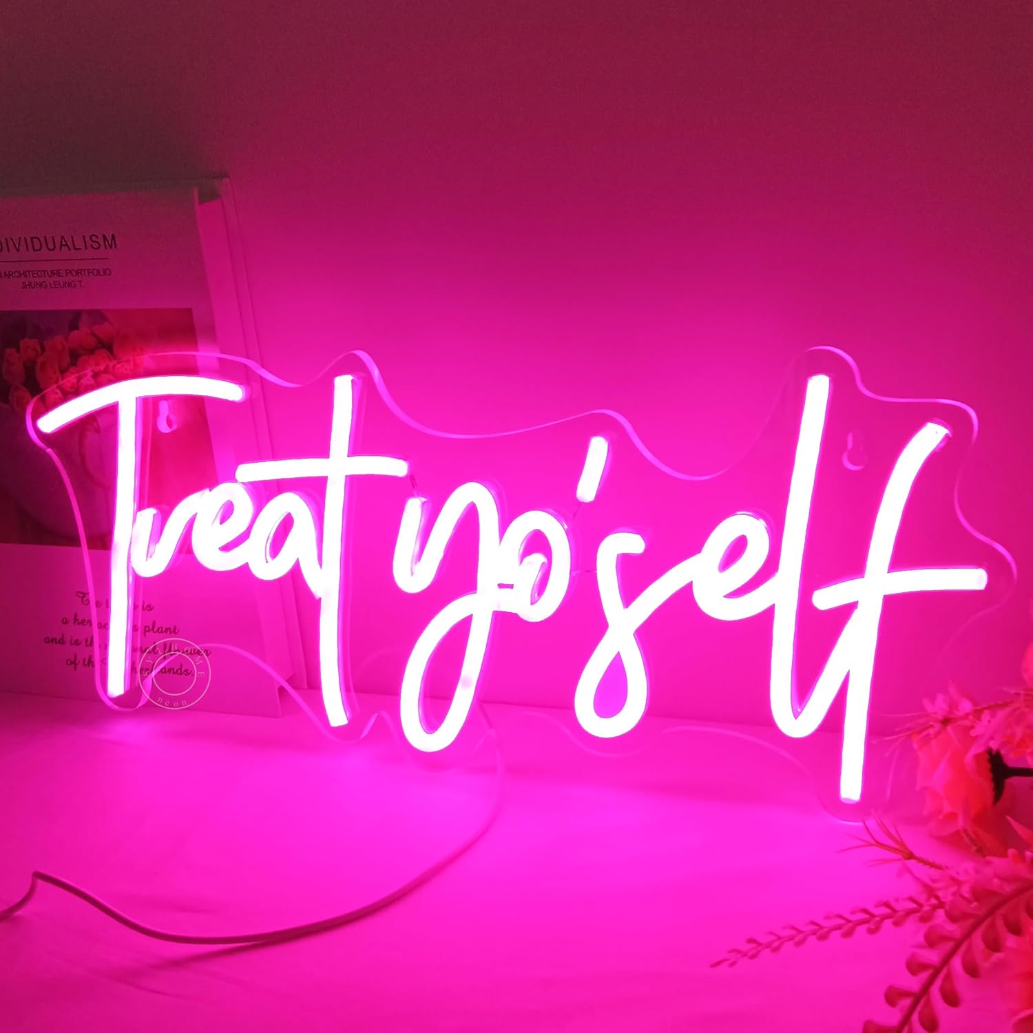 Letrero de luz LED de neón rosa con texto en inglés “Treat Yourself”, para dormitorio, habitación de los niños, sala de estar, decoración de pared,