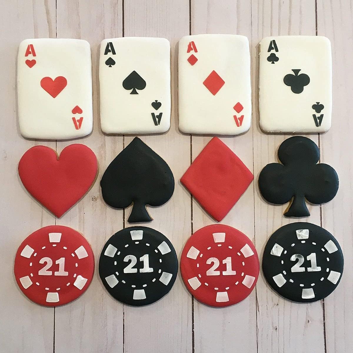 Juego de 7 moldes de silicona de póquer para fondant para Las Vegas, noche de casino, decoraciones de fiesta de cumpleaños de casino con corazón de