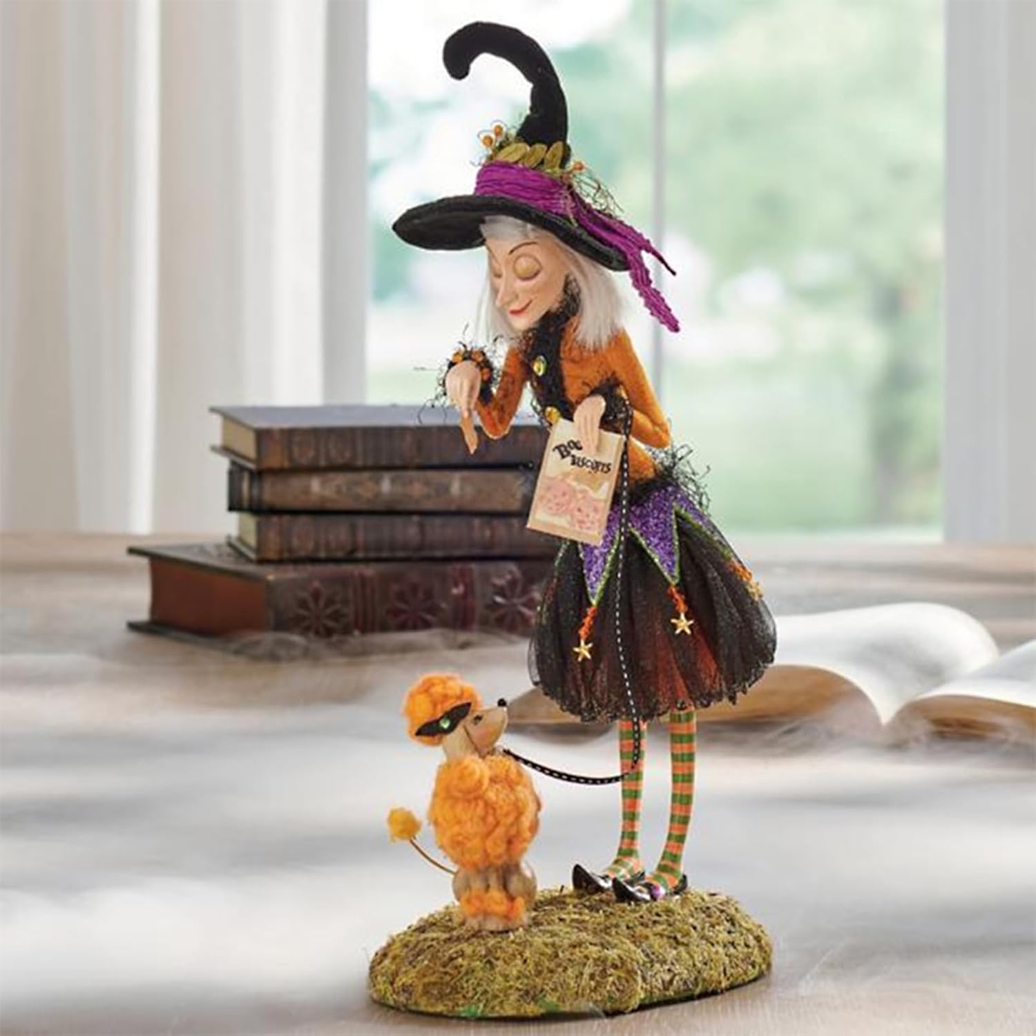 Lsotier Adorno de estatua de muñeca de bruja de Halloween, encantadoras muñecas de escritorio para Halloween, decoración de oficina en casa, regalo,